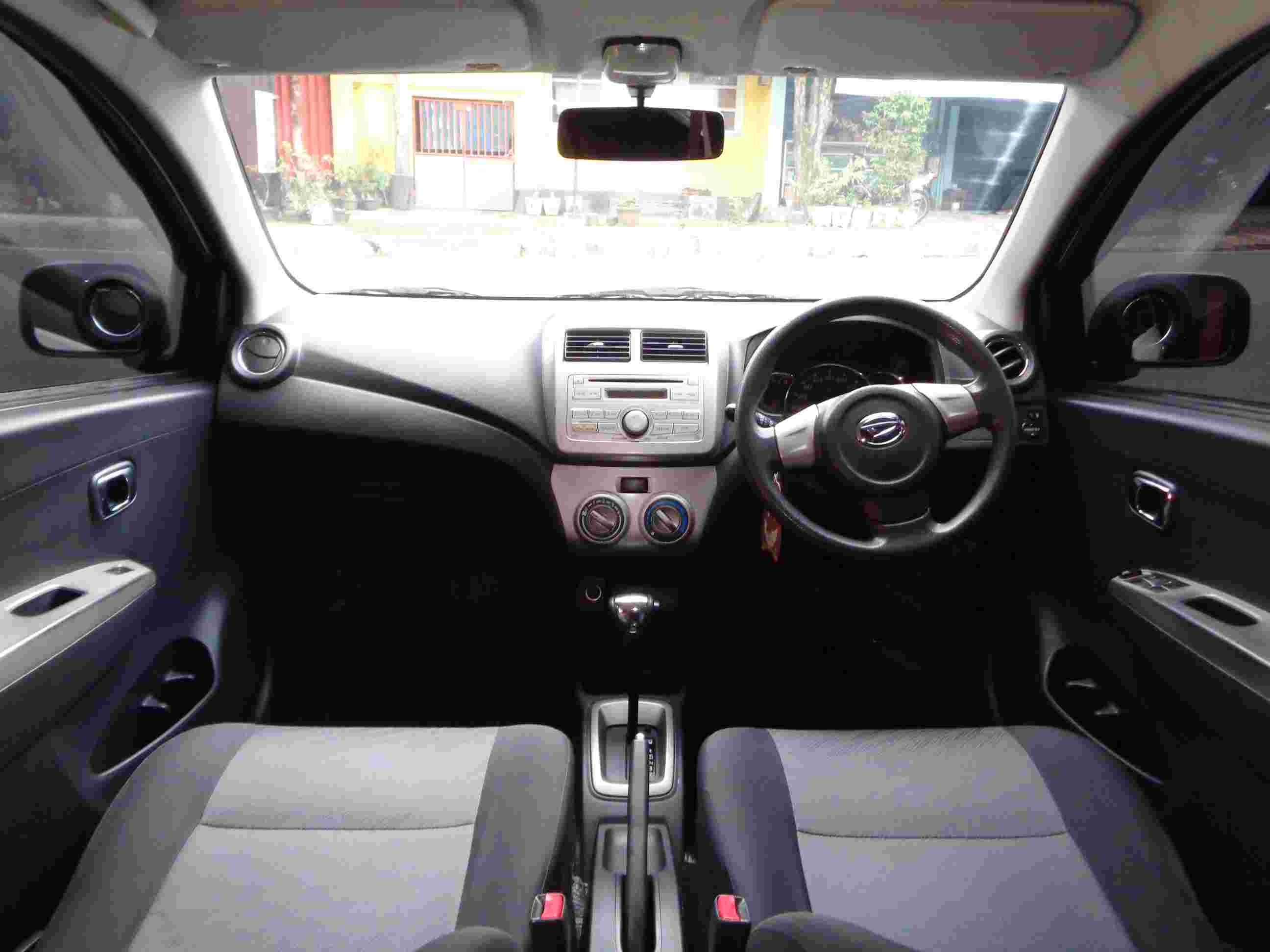 Daihatsu Ayla X 2014 Interior